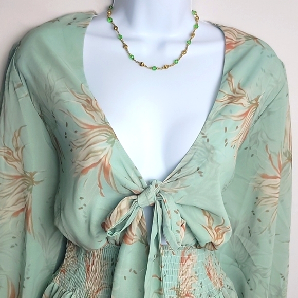 Women V-NECK Chiffon Print Self Tie Knot Front Dress - Picture 5 of 9